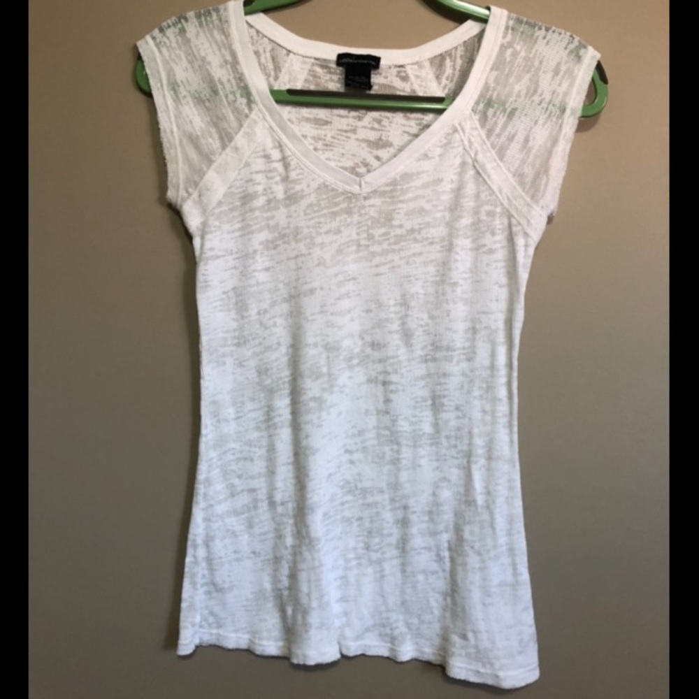 White short sleeve top🤍
